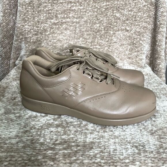 SAS Free Time Shoes Womens 9M Beige Leather Tripad Comfort Lace Up Walk Work - Picture 1 of 8